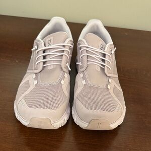 On Cloud Running Shoe, size 10